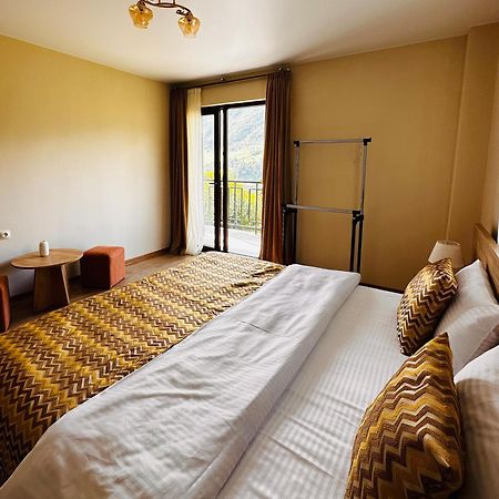 Hotel "Panorama" Kakhri à Mestia Extérieur photo