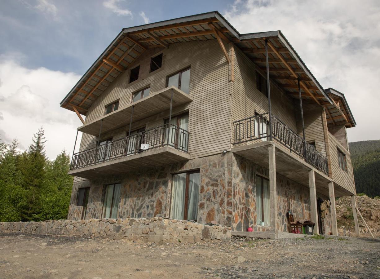 Hotel "Panorama" Kakhri à Mestia Extérieur photo